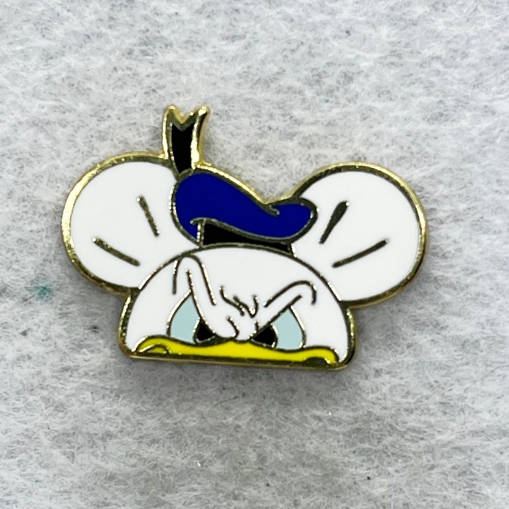 🔮 5/$25 Disney Character Ear Hats Donald Duck Pin